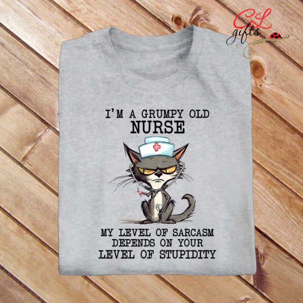 IM A GRUMPY OLD NURSE SARCASTIC CAT TSHIRT
