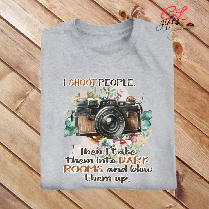 I SHOOT PEOPLE PHOTOGRAPHER T SHIRT